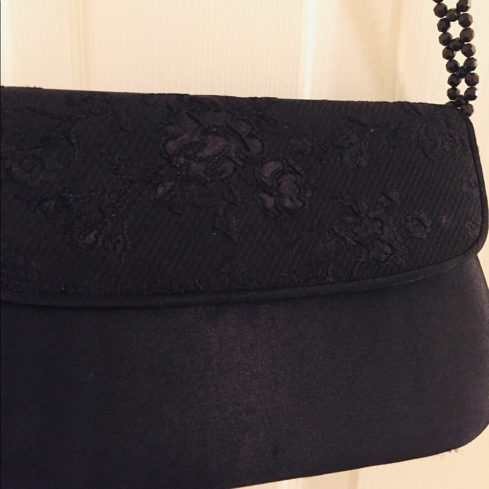 Vintage Satin Floral Embroidered Clutch - Picture 5 of 6